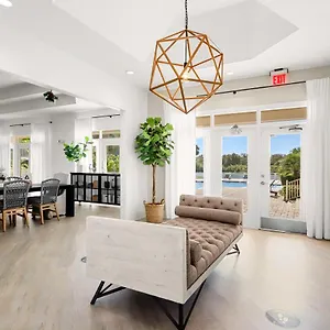 Brilliant & Spacious 1br W Gym Pool Tennis Court , Bradenton United States